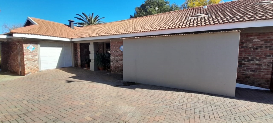2 Bedroom Property for Sale in Wilkoppies North West